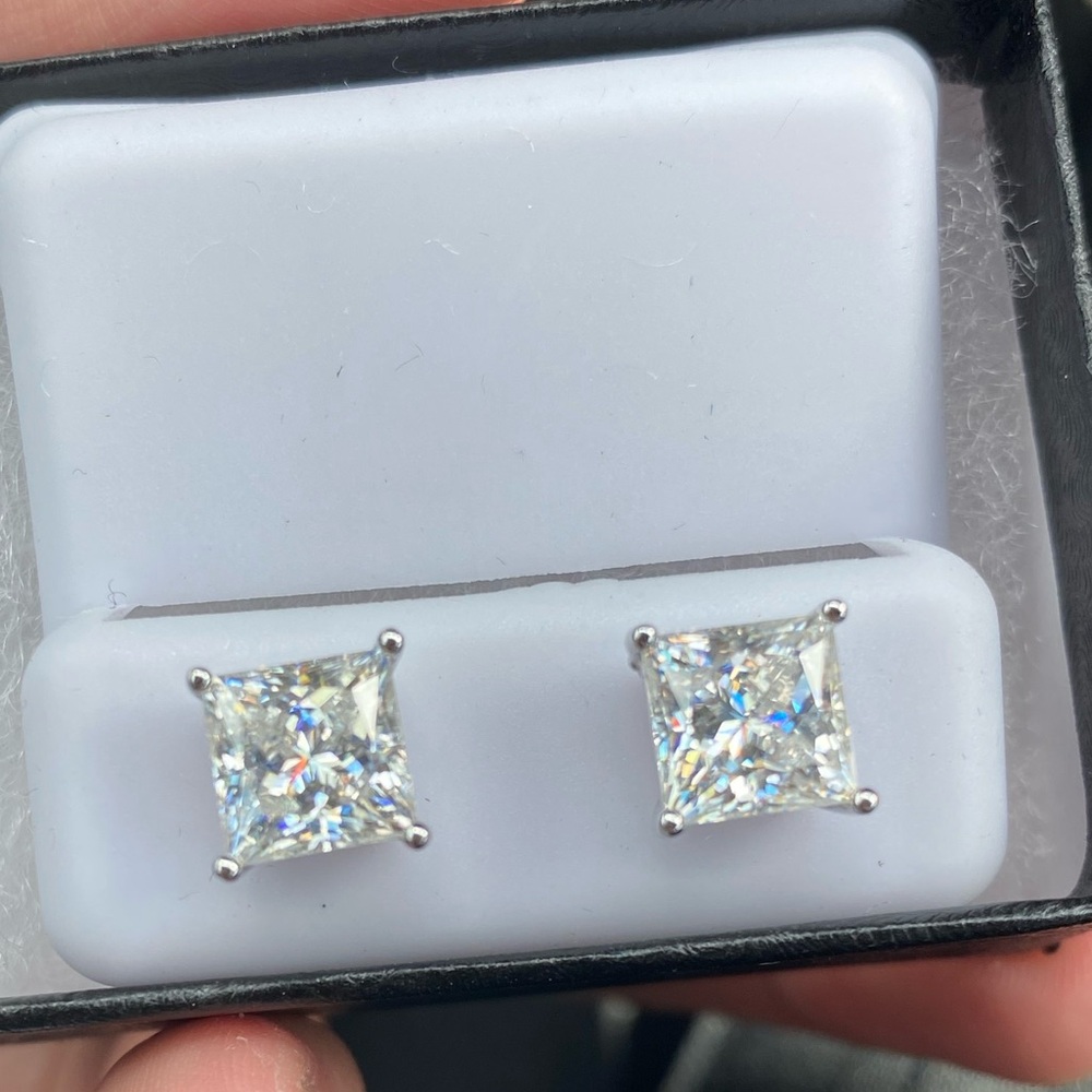 Lab grown Diamond earrings